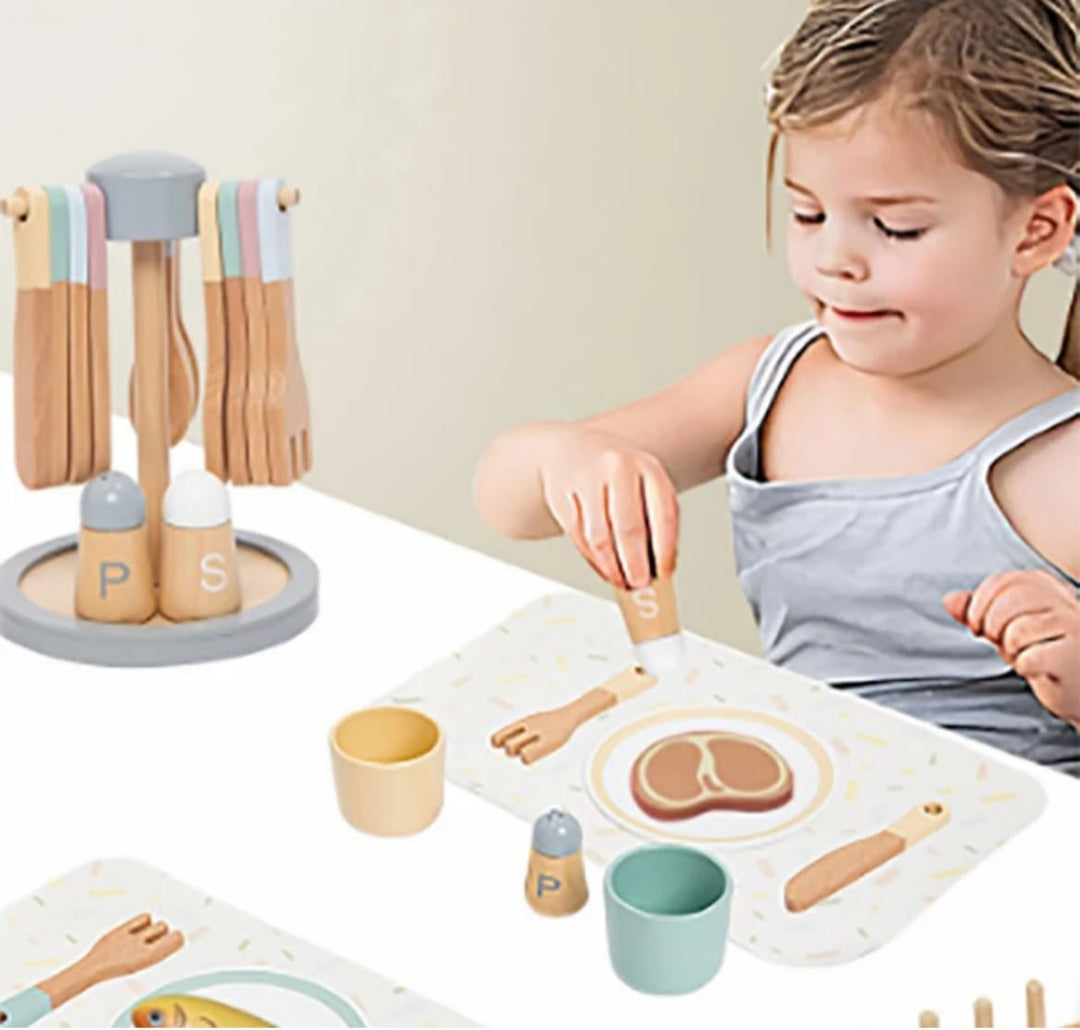 Wooden tableware set