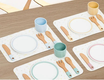 Wooden tableware set